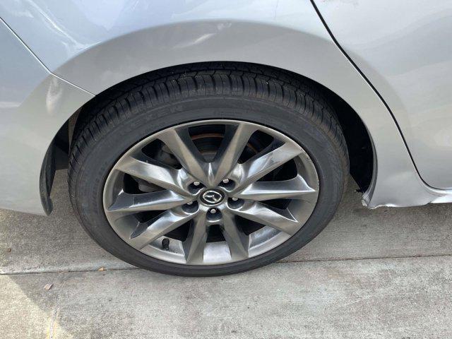 Photo of 2018 Sonic Silver Metallic Mazda Mazda3