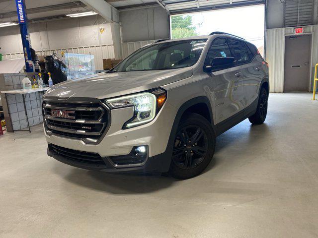 Photo of 2022 Quicksilver Metallic GMC Terrain