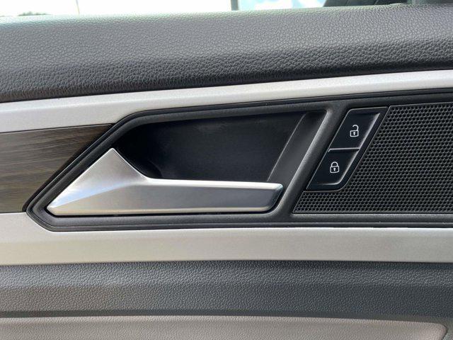 Photo of 2021 Platinum Gray Metallic Volkswagen Atlas