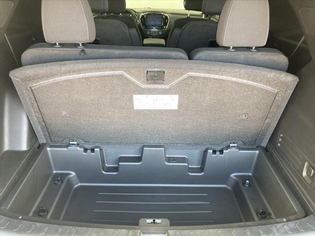 Photo of 2022 Mosaic Black Metallic Chevrolet Traverse