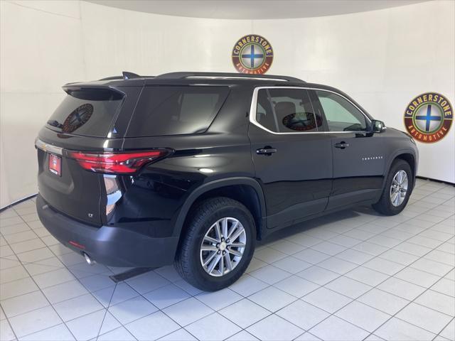 Photo of 2022 Mosaic Black Metallic Chevrolet Traverse