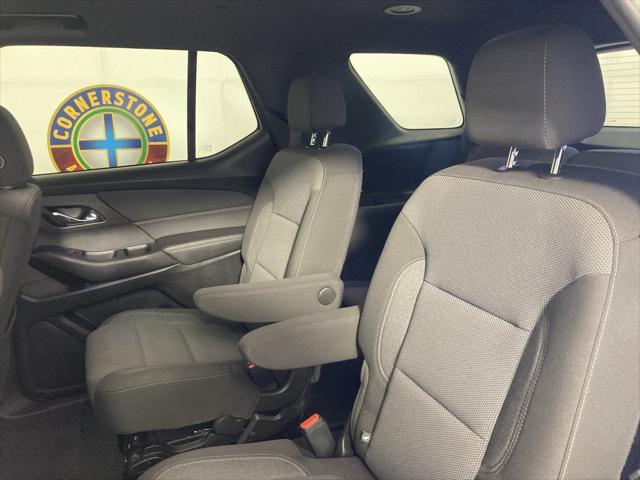Photo of 2022 Mosaic Black Metallic Chevrolet Traverse