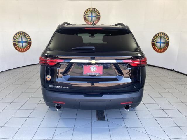 Photo of 2022 Mosaic Black Metallic Chevrolet Traverse
