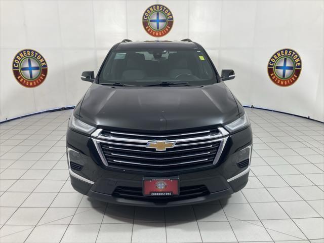 Photo of 2022 Mosaic Black Metallic Chevrolet Traverse