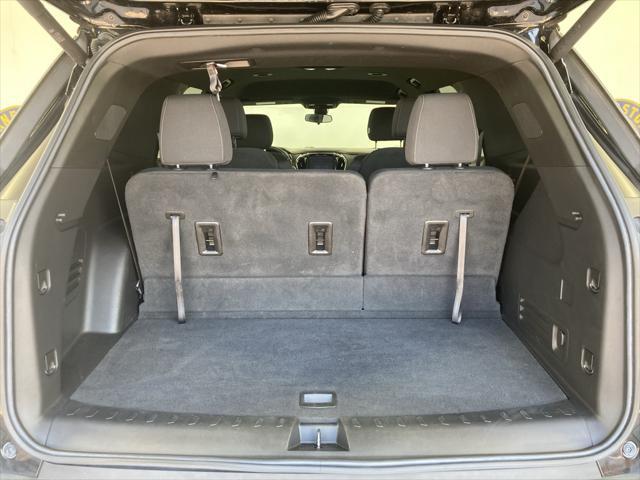 Photo of 2022 Mosaic Black Metallic Chevrolet Traverse