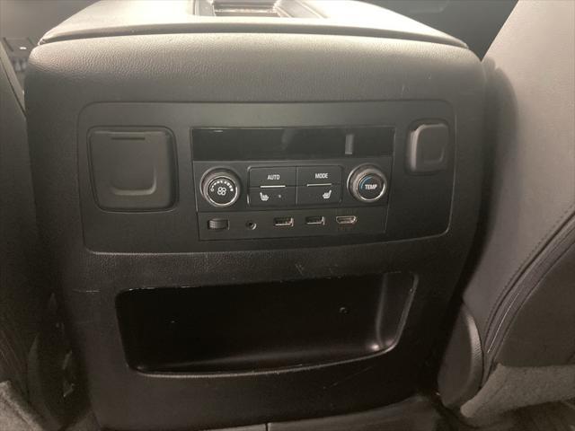 Photo of 2018 Summit White Chevrolet Tahoe