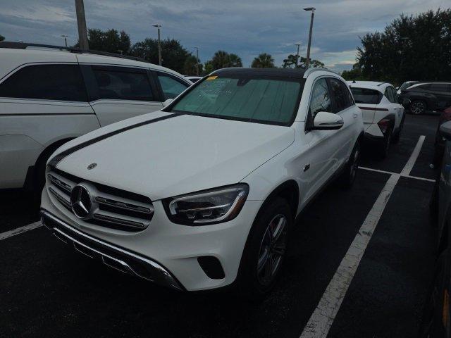 Photo of 2020 designo Diamond White Metallic Mercedes-Benz GLC 300