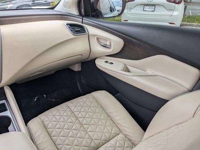 Photo of 2020 White Nissan Murano