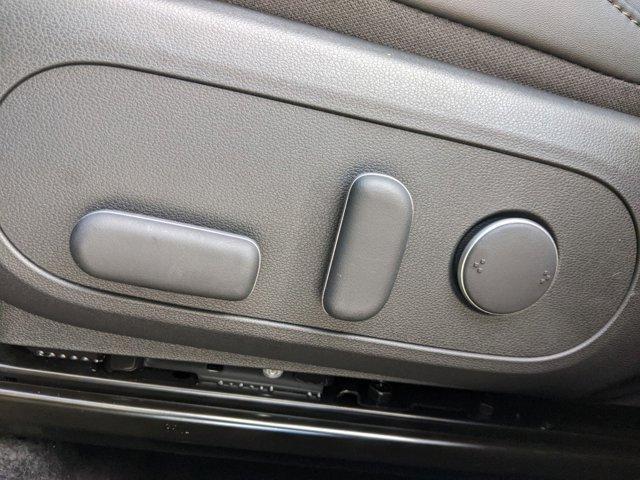 Photo of 2025 Abyss Black Pearl Hyundai KONA