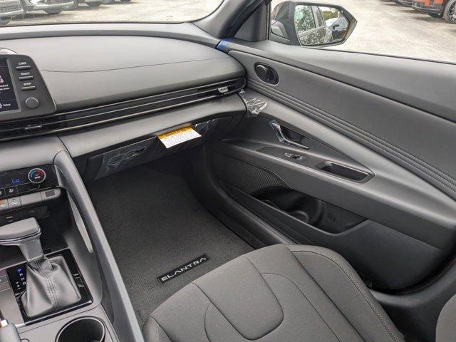 Photo of 2025 Black Hyundai ELANTRA