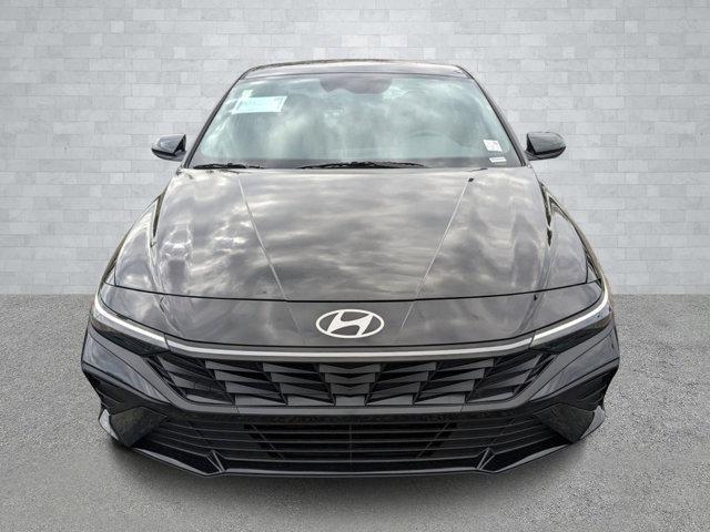 Photo of 2025 Black Hyundai ELANTRA