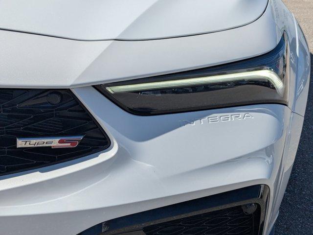 Photo of 2024 Platinum White Pearl Acura Integra
