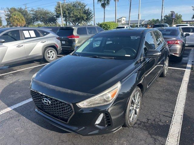 Photo of 2018 Black Noir Pearl Hyundai Elantra GT