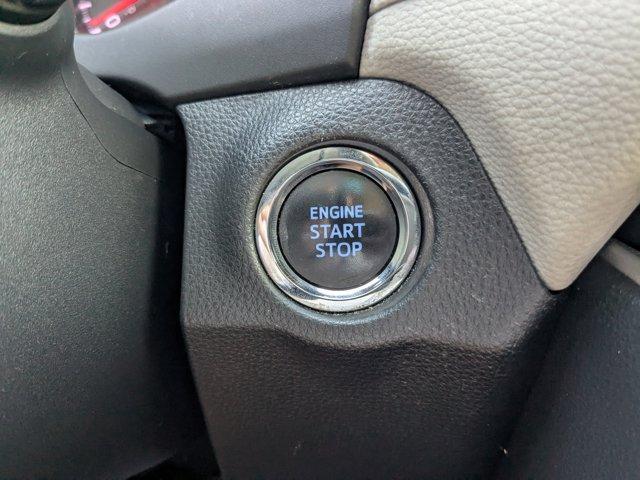Photo of 2019 Super White Toyota RAV4