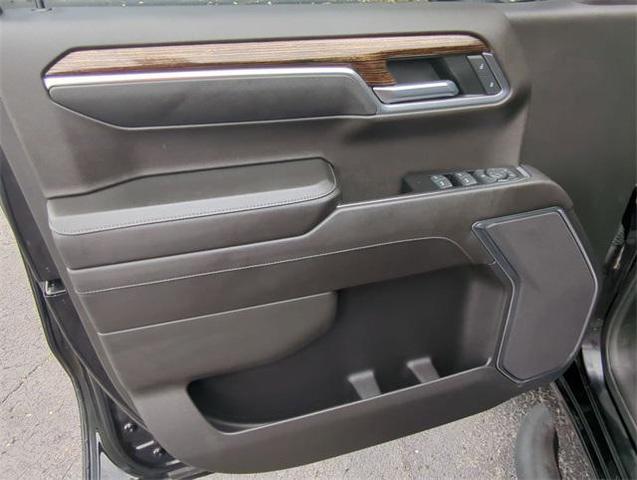 Photo of 2022 Onyx Black GMC Sierra 1500