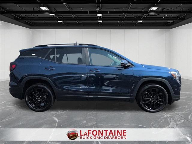 Photo of 2022 Marine Metallic GMC Terrain