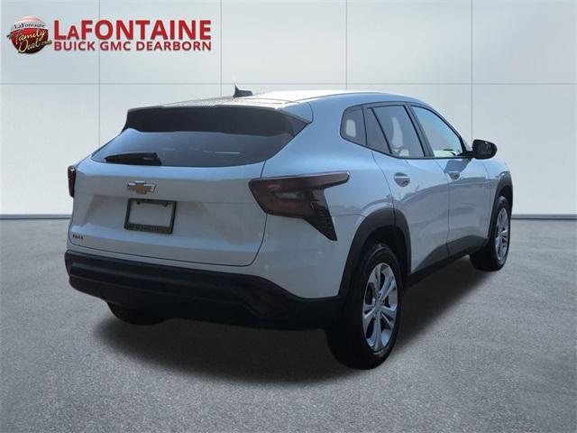 Photo of 2024 Summit White Chevrolet Trax