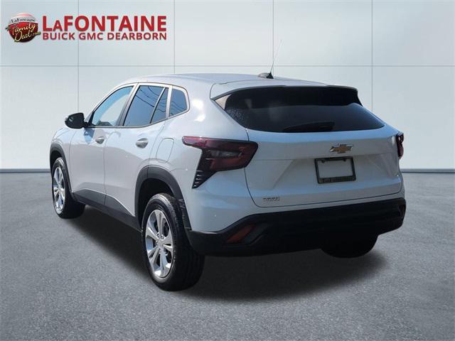 Photo of 2024 Summit White Chevrolet Trax