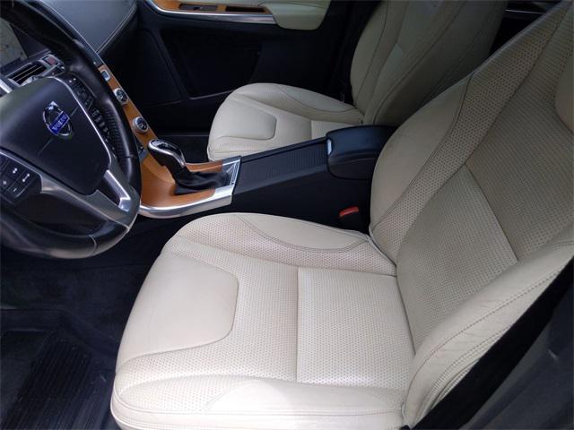 Photo of 2015 Black Stone Volvo XC60