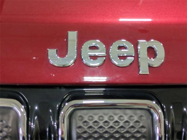 Photo of 2022 Velvet Red Pearlcoat Jeep Compass