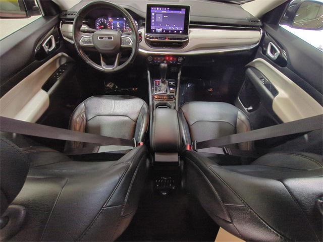Photo of 2022 Velvet Red Pearlcoat Jeep Compass