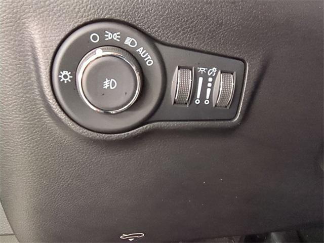 Photo of 2022 Velvet Red Pearlcoat Jeep Compass
