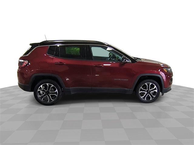 Photo of 2022 Velvet Red Pearlcoat Jeep Compass