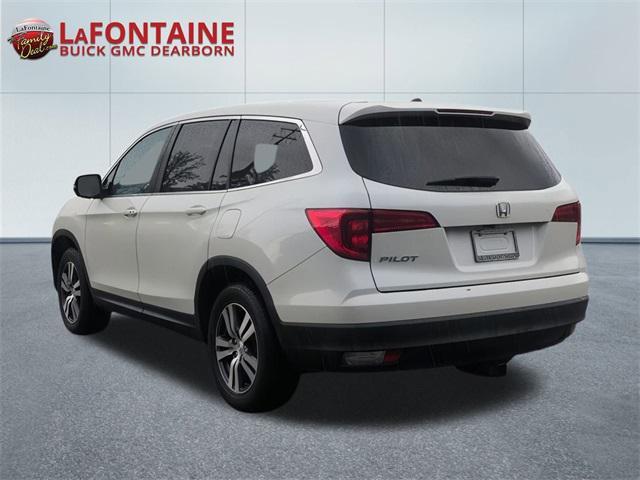 Photo of 2017 White Diamond Pearl Honda Pilot