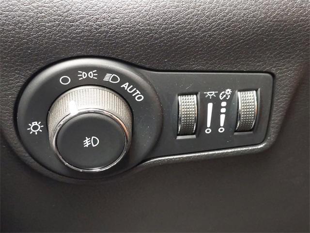 Photo of 2022 Velvet Red Pearlcoat Jeep Compass