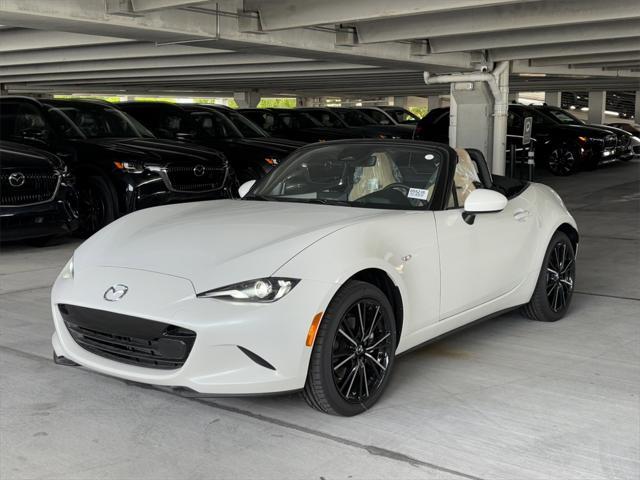 Photo of 2025 Snowflake White Pearl Mica Mazda MX-5 Miata