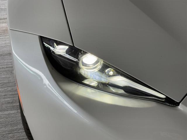 Photo of 2025 Snowflake White Pearl Mica Mazda MX-5 Miata