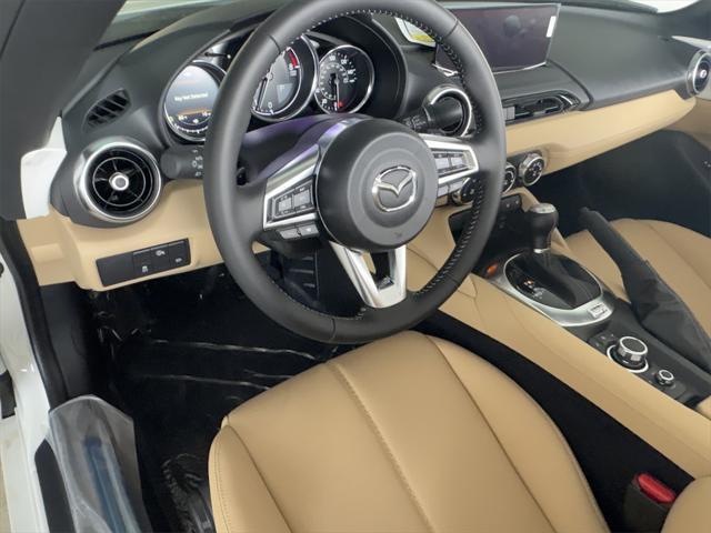 Photo of 2025 Snowflake White Pearl Mica Mazda MX-5 Miata