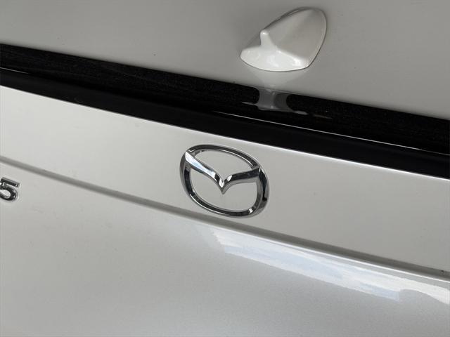 Photo of 2025 Snowflake White Pearl Mica Mazda MX-5 Miata