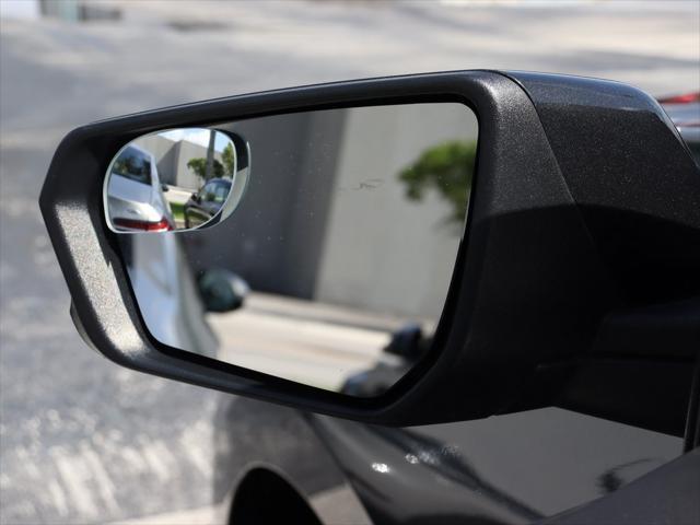 Photo of 2020 Nightfall Gray Metallic Chevrolet Equinox