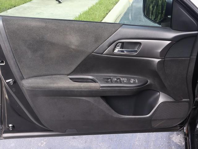 Photo of 2013 Crystal Black Pearl Honda Accord