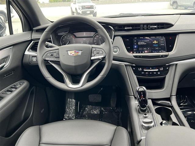 Photo of 2025 Black Cadillac XT6