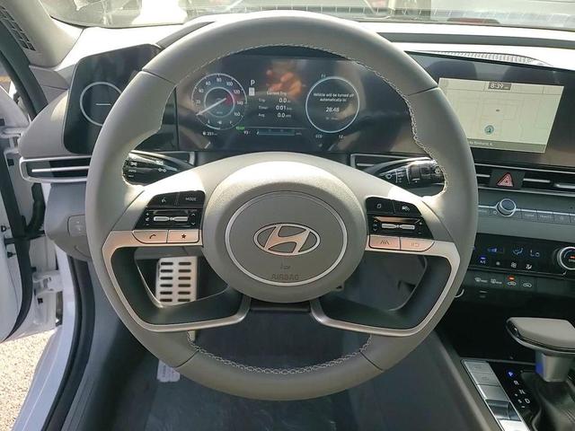 Photo of 2025 White Hyundai ELANTRA HEV