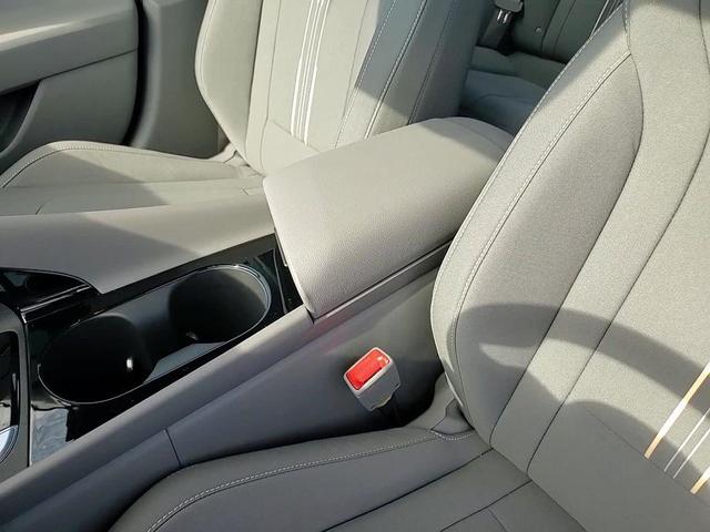 Photo of 2025 White Hyundai ELANTRA HEV