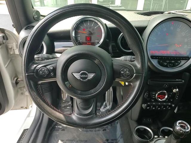 Photo of 2013 White Silver MINI Hardtop