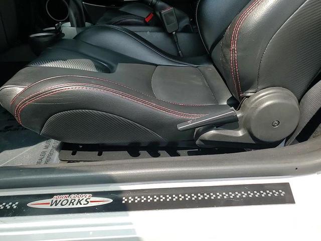 Photo of 2013 White Silver MINI Hardtop