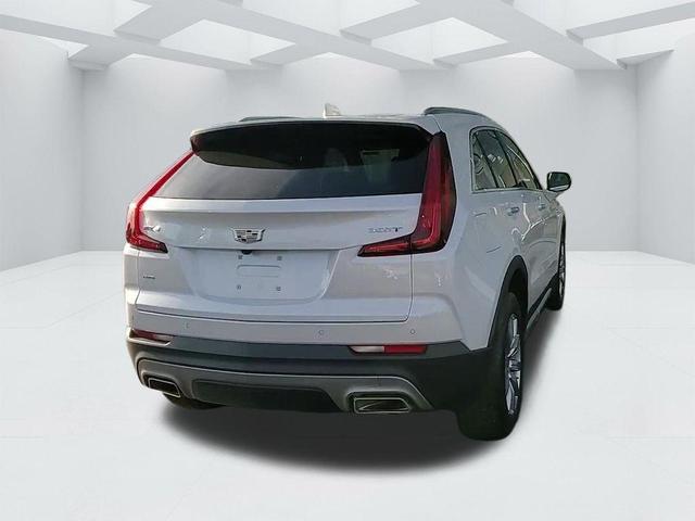 Photo of 2022 Crystal White Tri-Coat Cadillac XT4