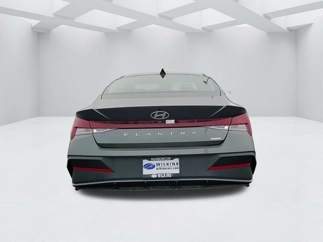 Photo of 2025 Amazon Gray Hyundai ELANTRA HEV