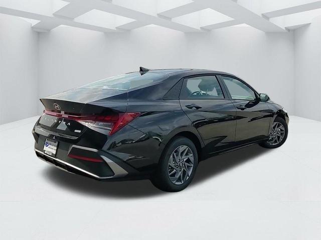 Photo of 2025 Black Hyundai ELANTRA HEV
