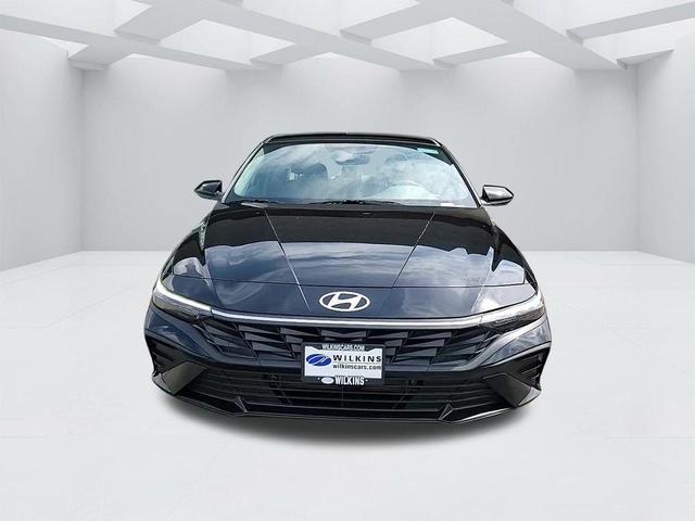 Photo of 2025 Black Hyundai ELANTRA HEV