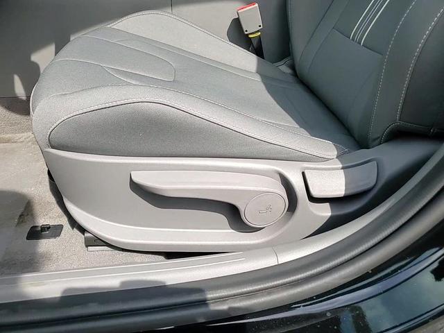 Photo of 2025 Black Hyundai ELANTRA HEV