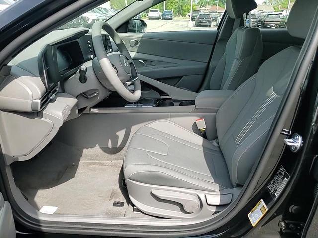 Photo of 2025 Black Hyundai ELANTRA HEV