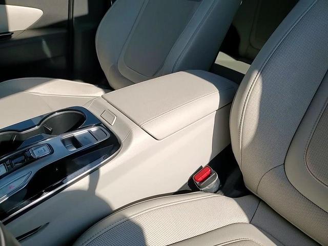 Photo of 2023 Serenity White Pearl Hyundai TUCSON