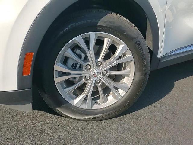 Photo of 2023 Summit White Buick Envision