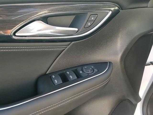 Photo of 2023 Summit White Buick Envision