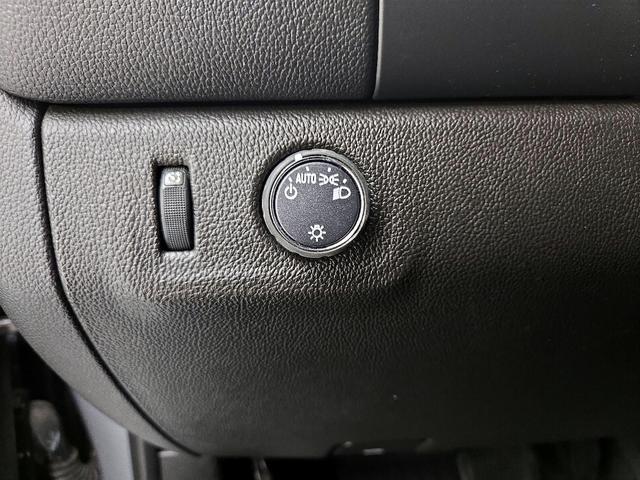 Photo of 2022 Gray Chevrolet Colorado